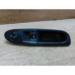 Interrupteur de leve vitre avant droit RENAULT CLIO 2 PHASE 2 d’occasion