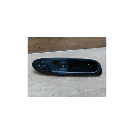 Interrupteur de leve vitre avant droit RENAULT CLIO 2 PHASE 2 d’occasion