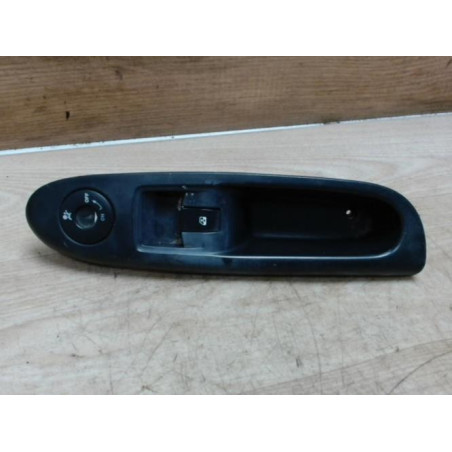 Interrupteur de leve vitre avant droit RENAULT CLIO 2 PHASE 2 d’occasion
