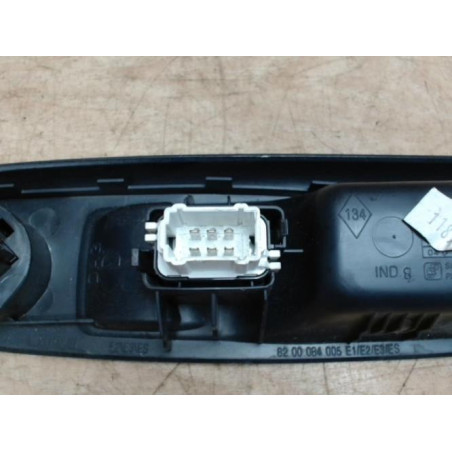 Interrupteur de leve vitre avant droit RENAULT CLIO 2 PHASE 2 d’occasion
