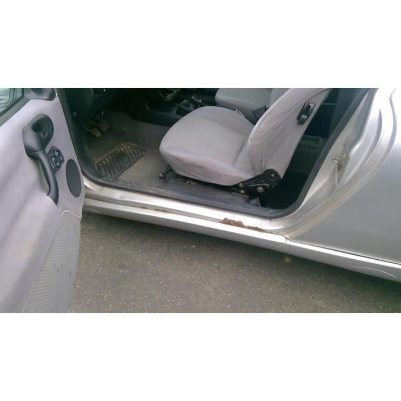 Poignee de maintien avant gauche OPEL TIGRA 1 COUPE d’occasion