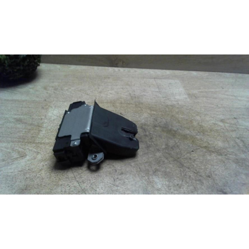 Serrure de coffre FORD MONDEO 3 PHASE 1 BREAK d’occasion