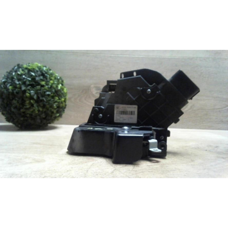 Serrure arriere droit FORD MONDEO 3 PHASE 1 BREAK d’occasion