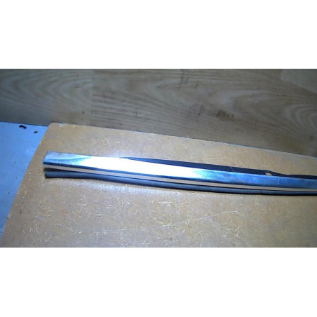 Baguette de porte avant gauche AUDI A4 2 PHASE 1 d’occasion