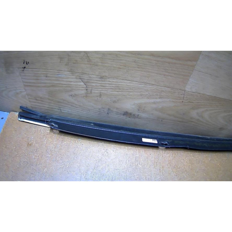 Baguette de porte avant gauche AUDI A4 2 PHASE 1 d’occasion