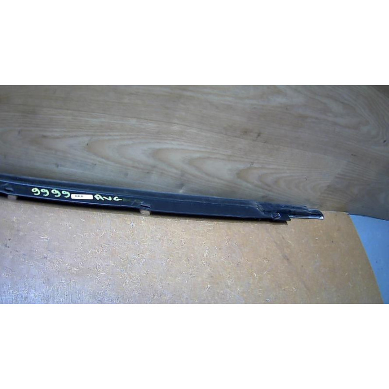 Baguette de porte avant gauche AUDI A4 2 PHASE 1 d’occasion