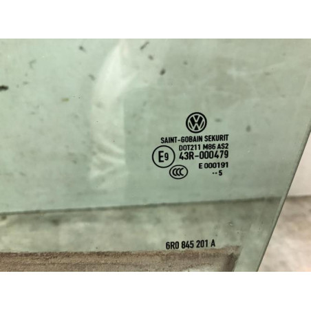 Vitre avant gauche VOLKSWAGEN POLO 5 PHASE 2 d’occasion