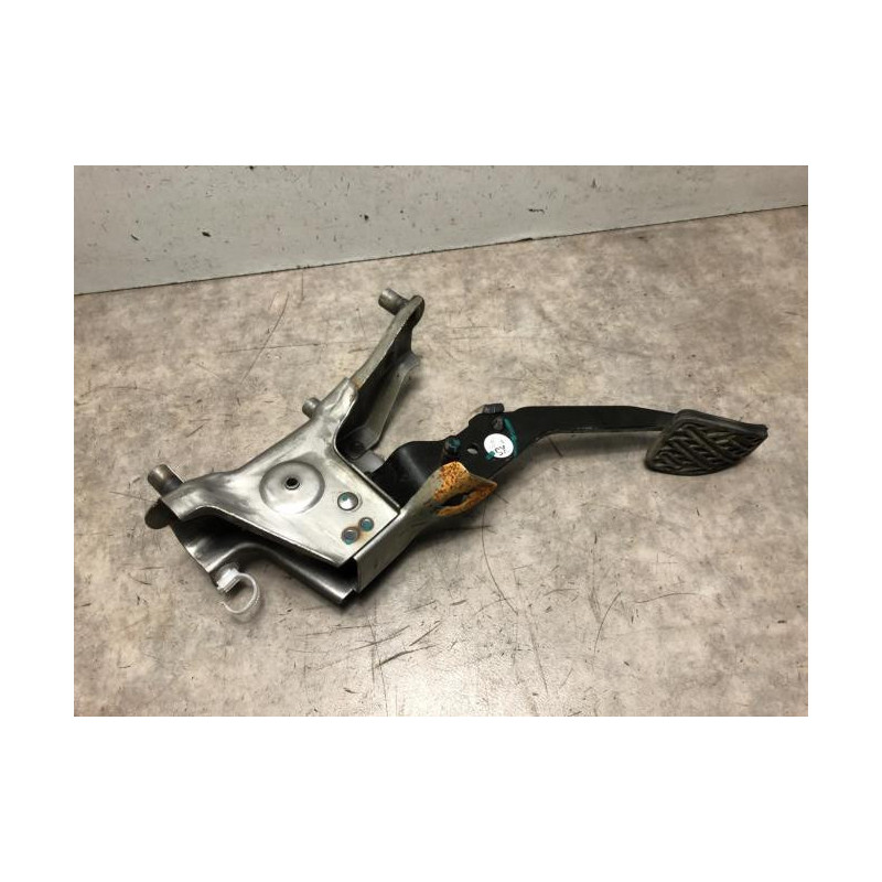 Pedalier d'embrayage NISSAN MICRA 4 PHASE 2 d’occasion