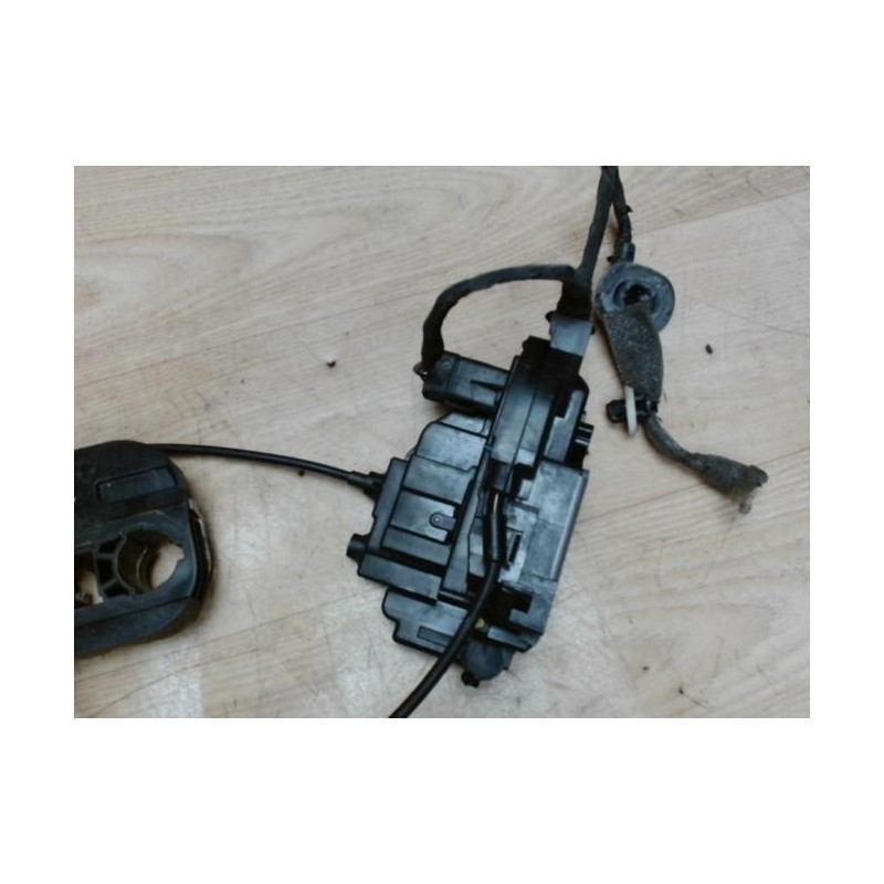 Serrure avant droit RENAULT GRAND SCENIC 3 PHASE 1 d’occasion