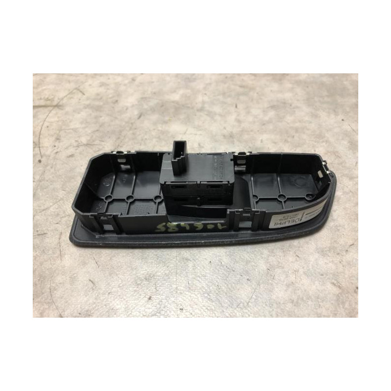 Interrupteur de leve vitre avant droit BMW SERIE 1 E87 PHASE 2 d’occasion