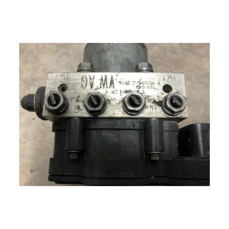 Bloc ABS (freins anti-blocage) VOLKSWAGEN POLO 5 PHASE 2 d’occasion
