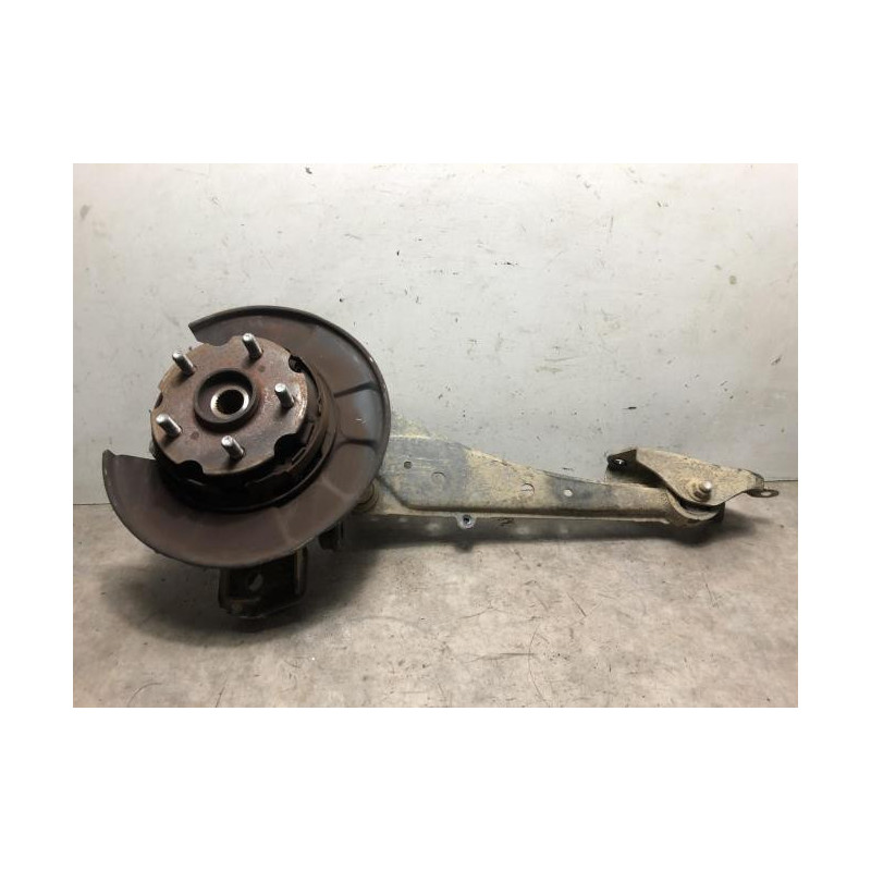 Fusee arriere droit TOYOTA RAV4 3 PHASE 2 d’occasion