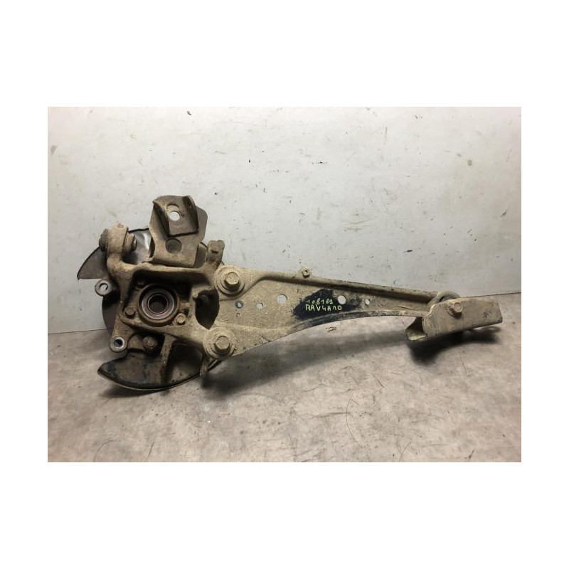 Fusee arriere droit TOYOTA RAV4 3 PHASE 2 d’occasion