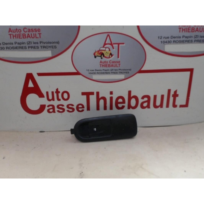 Interrupteur de leve vitre avant droit RENAULT  d’occasion