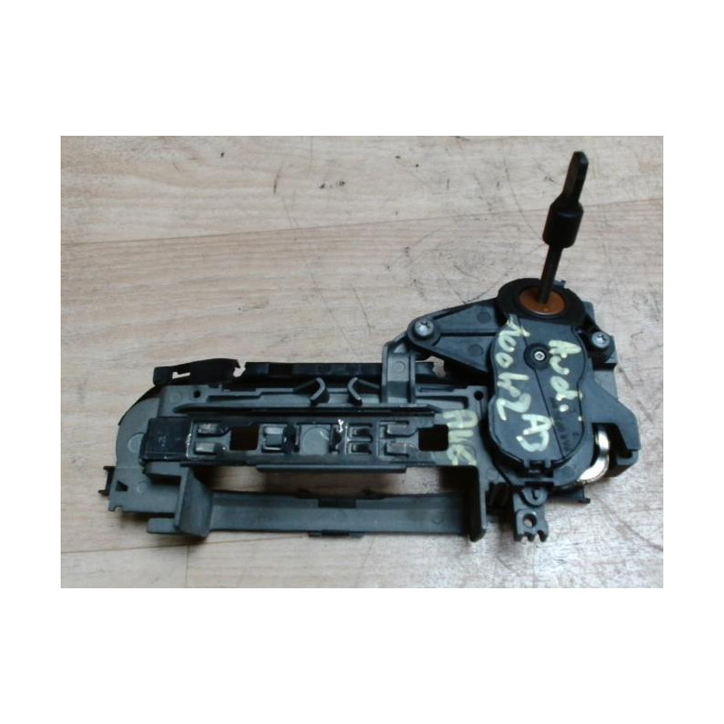 Support poignee porte avant gauche AUDI A3 2 PHASE 1 d’occasion
