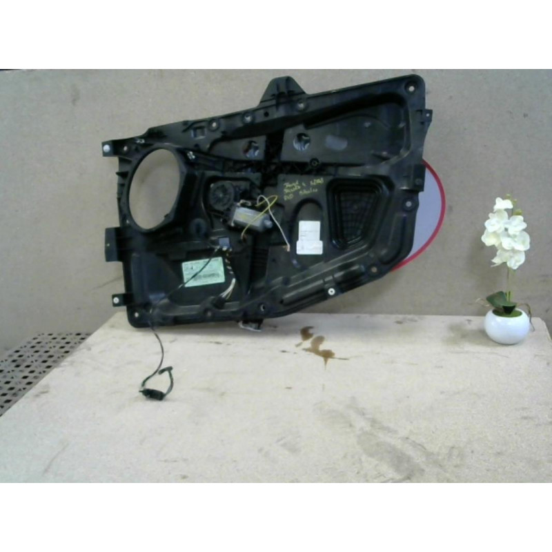 Leve vitre electrique avant droit FORD FIESTA 1.4 TDCI d’occasion