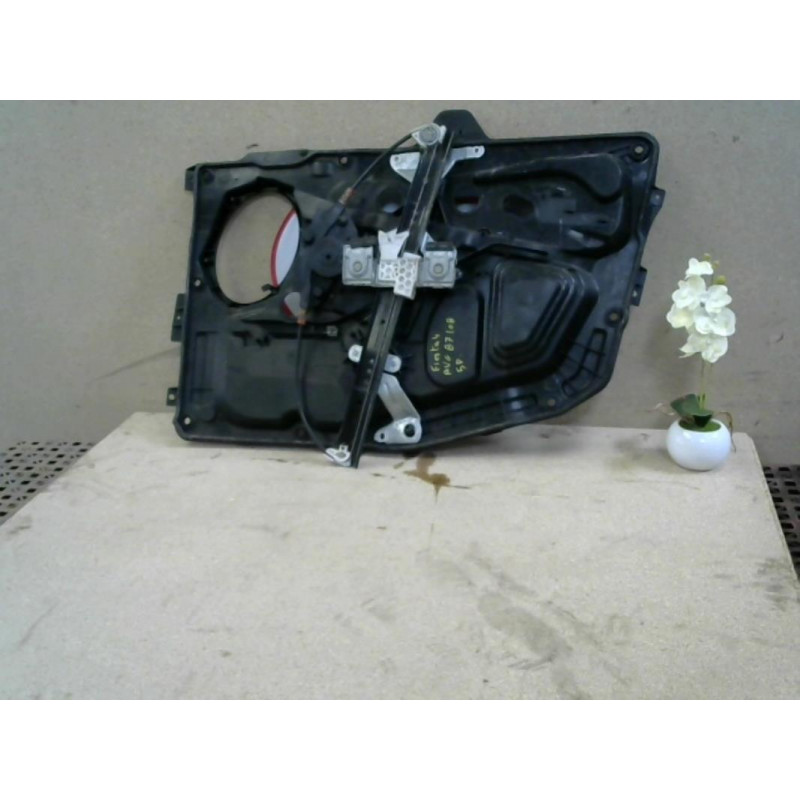 Leve vitre mecanique avant gauche FORD FIESTA IV d’occasion