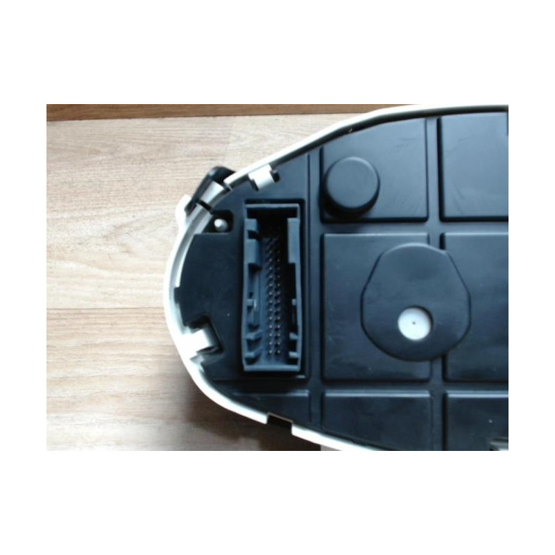 Compteur FORD FIESTA 6 PHASE 1 d’occasion