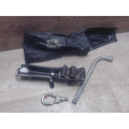 Cric (Ensemble depannage) VOLKSWAGEN  d’occasion