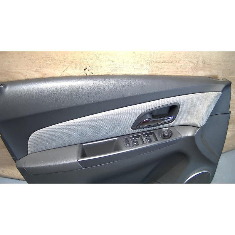 Panneau de porte avant gauche CHEVROLET CRUZE PHASE 1 d’occasion