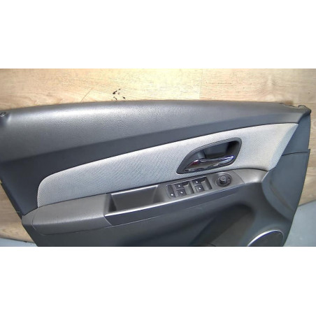 Panneau de porte avant gauche CHEVROLET CRUZE PHASE 1 d’occasion