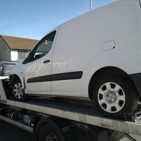 Boitier eau PEUGEOT PARTNER 2 PHASE 2 d’occasion