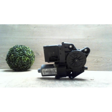 Moteur leve vitre avant droit RENAULT GRAND SCENIC 3 PHASE 1 d’occasion