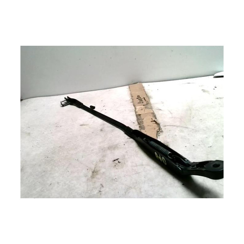 Bras essuie glace avant droit VOLKSWAGEN PASSAT 4 PHASE 2 d’occasion