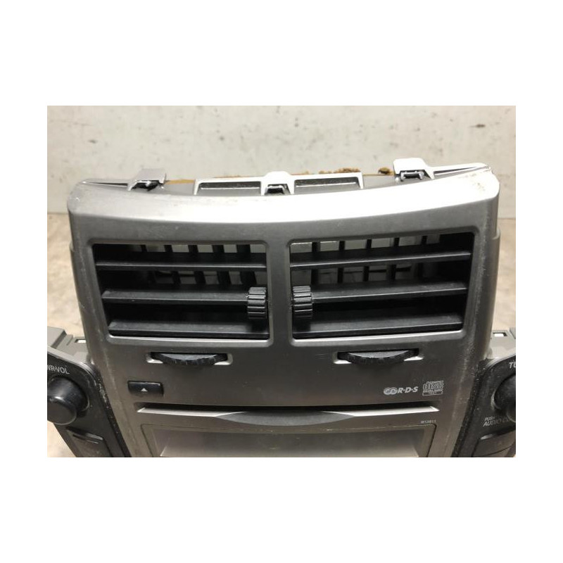 Autoradio d'origine TOYOTA YARIS 2 PHASE 2 d’occasion