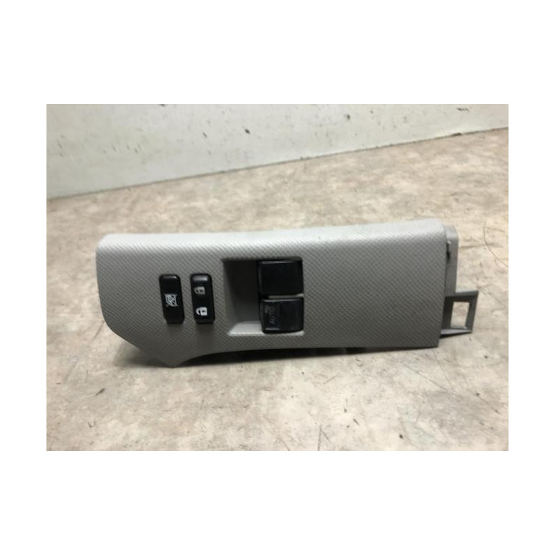 Interrupteur de leve vitre avant gauche TOYOTA YARIS 2 PHASE 2 d’occasion