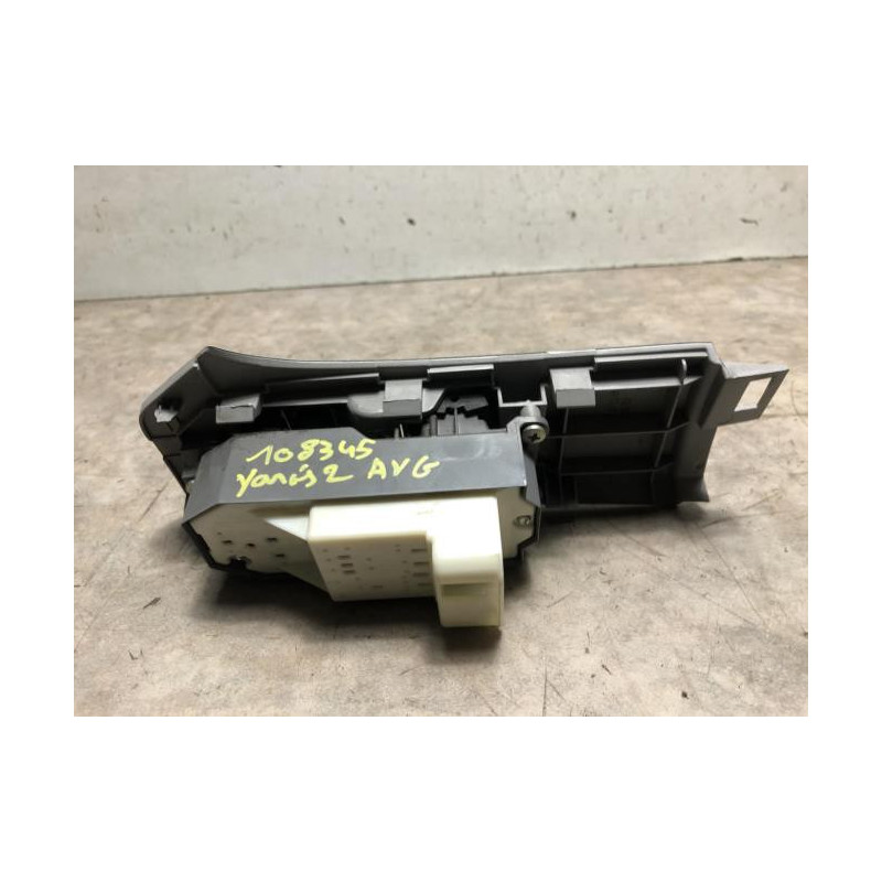 Interrupteur de leve vitre avant gauche TOYOTA YARIS 2 PHASE 2 d’occasion