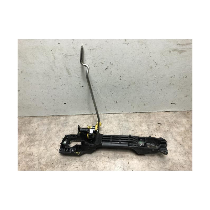 Support poignee porte avant gauche TOYOTA YARIS 2 PHASE 2 d’occasion