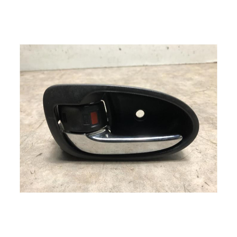 Poignee interieur avant gauche TOYOTA YARIS 2 PHASE 2 d’occasion