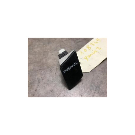 Bouton/Interrupteur TOYOTA YARIS 2 PHASE 2 d’occasion