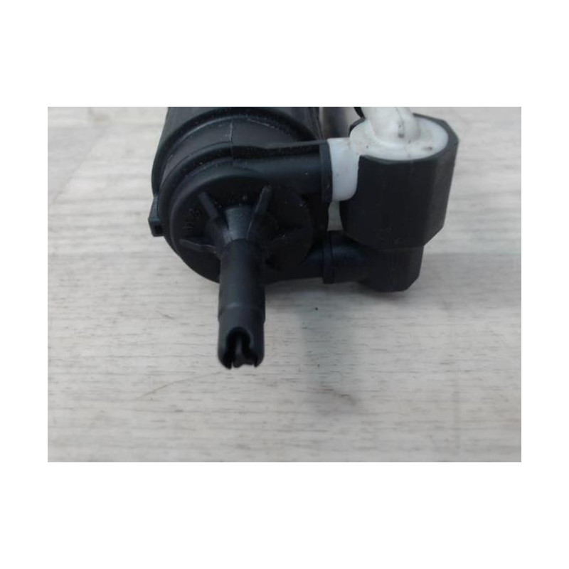 Pompe lave glace avant RENAULT TWINGO 1 PHASE 3 d’occasion