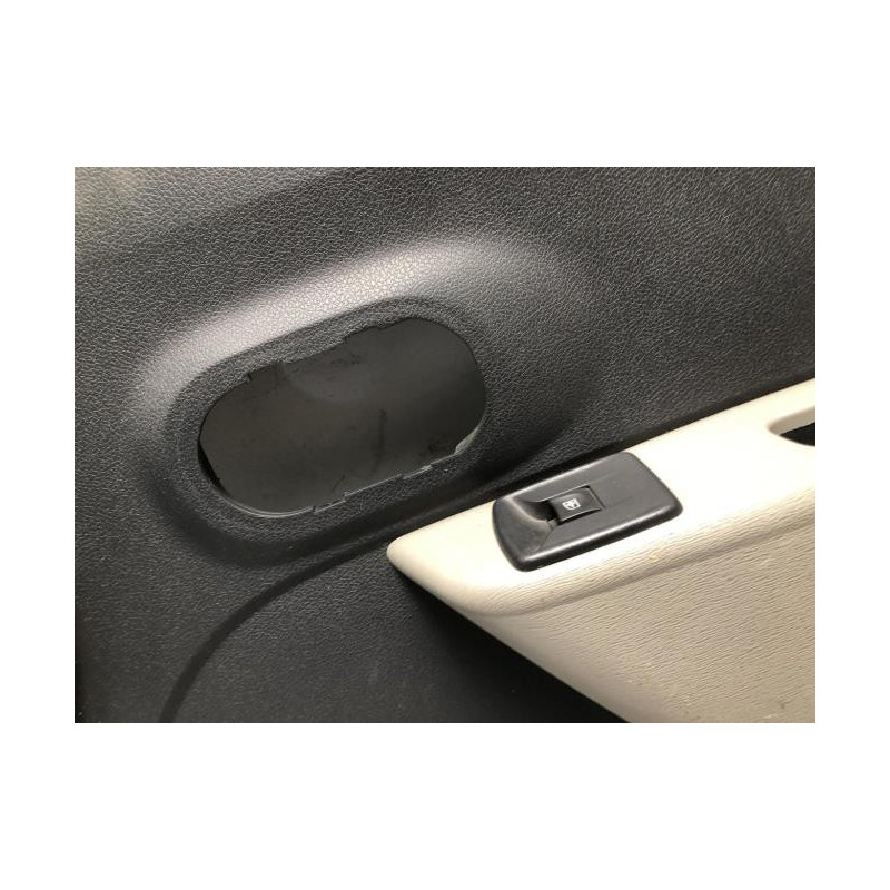 Panneau de porte avant droit DACIA DOKKER 1.6 MPI - 85 d’occasion