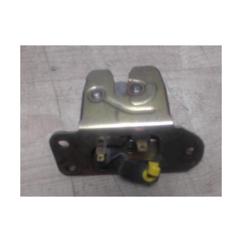 Serrure de coffre VOLVO V 40 1 PHASE 1 BREAK d’occasion