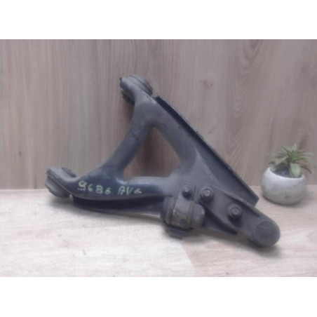 Triangle avant gauche RENAULT MEGANE 1 PHASE 2 d’occasion