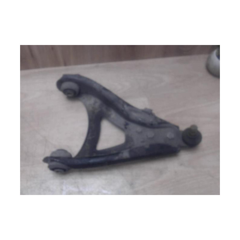 Triangle avant gauche RENAULT MEGANE 1 PHASE 2 d’occasion