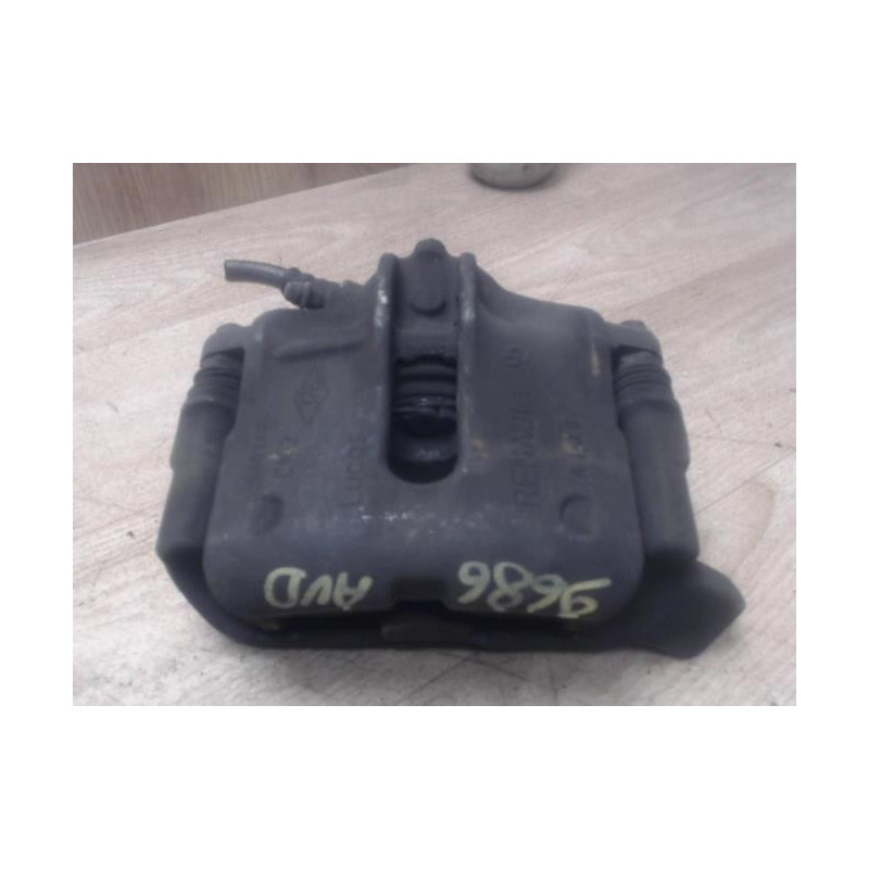 Etrier avant droit (freinage) RENAULT MEGANE 1 PHASE 2 d’occasion