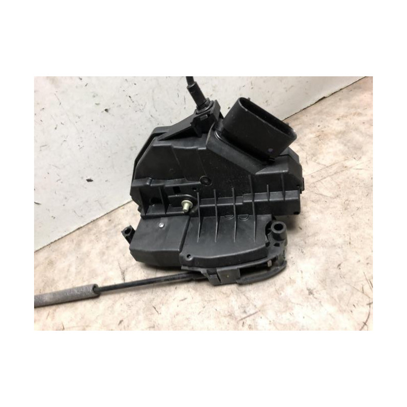 Serrure avant droit FORD FOCUS 3 PHASE 1 d’occasion