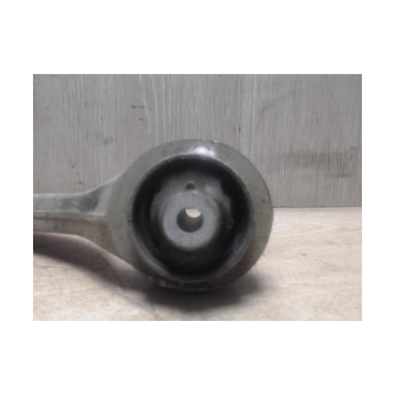 Bras de suspension superieur avant gauche AUDI A4 2 AVANT PHASE 2 BREAK d’occasion