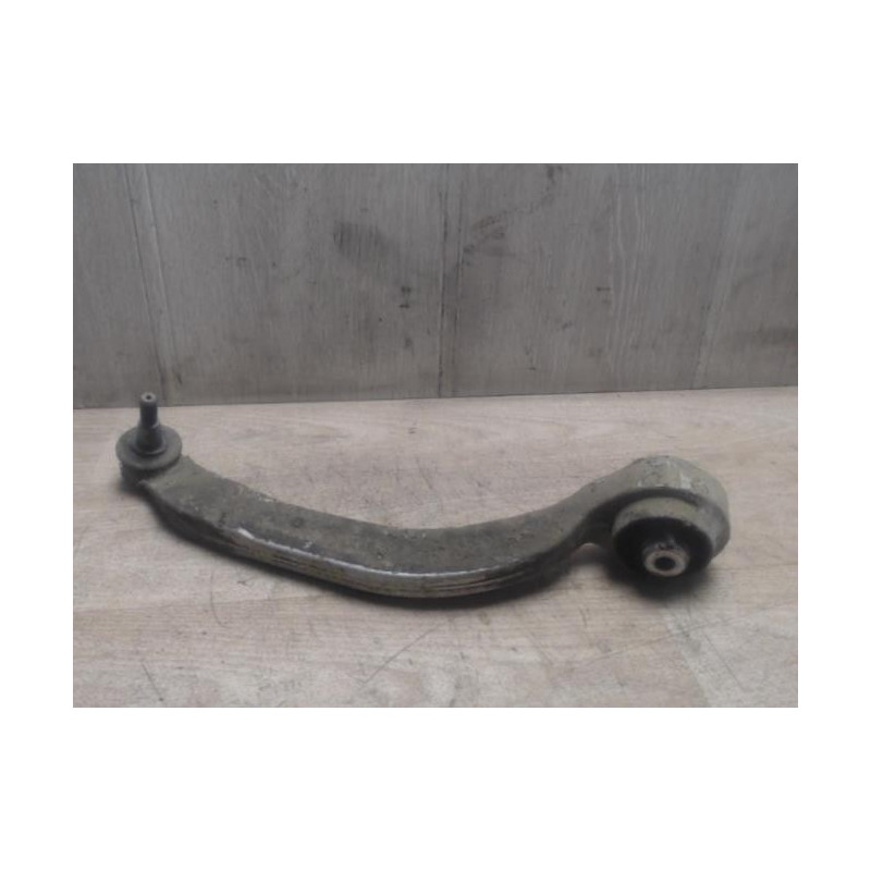 Bras de suspension superieur avant droit AUDI A4 2 AVANT PHASE 2 BREAK d’occasion