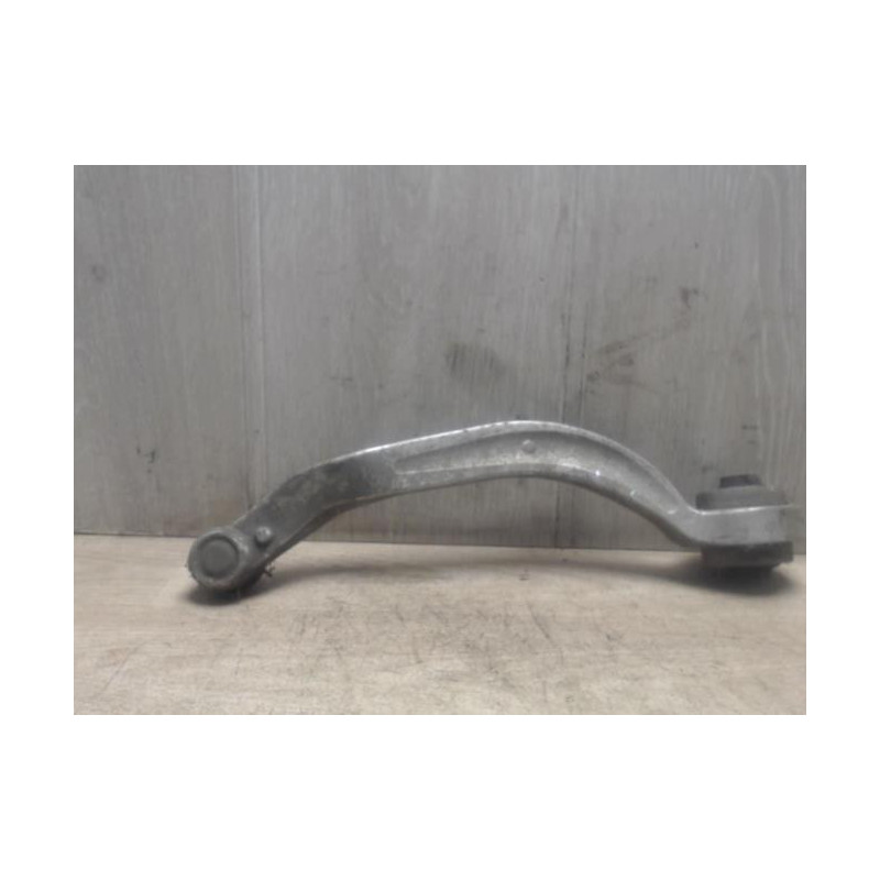 Bras de suspension superieur avant droit AUDI A4 2 AVANT PHASE 2 BREAK d’occasion