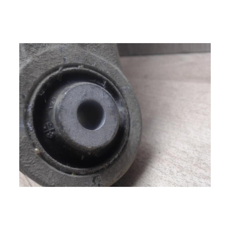 Bras de suspension arriere gauche AUDI A4 2 AVANT PHASE 2 BREAK d’occasion