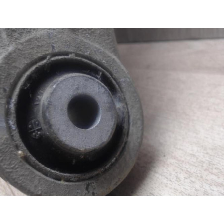 Bras de suspension arriere gauche AUDI A4 2 AVANT PHASE 2 BREAK d’occasion