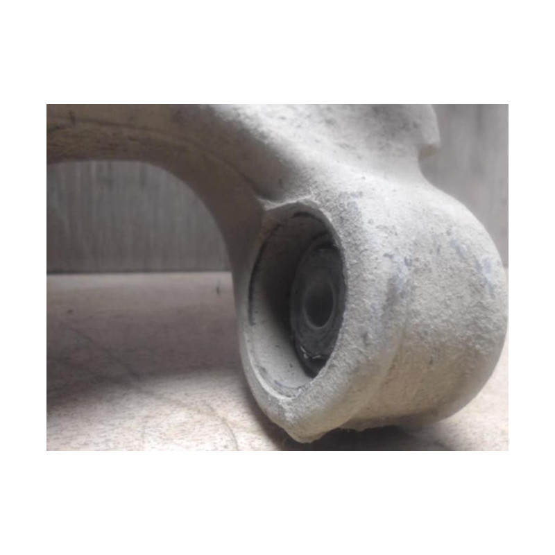 Bras de suspension arriere gauche AUDI A4 2 AVANT PHASE 2 BREAK d’occasion