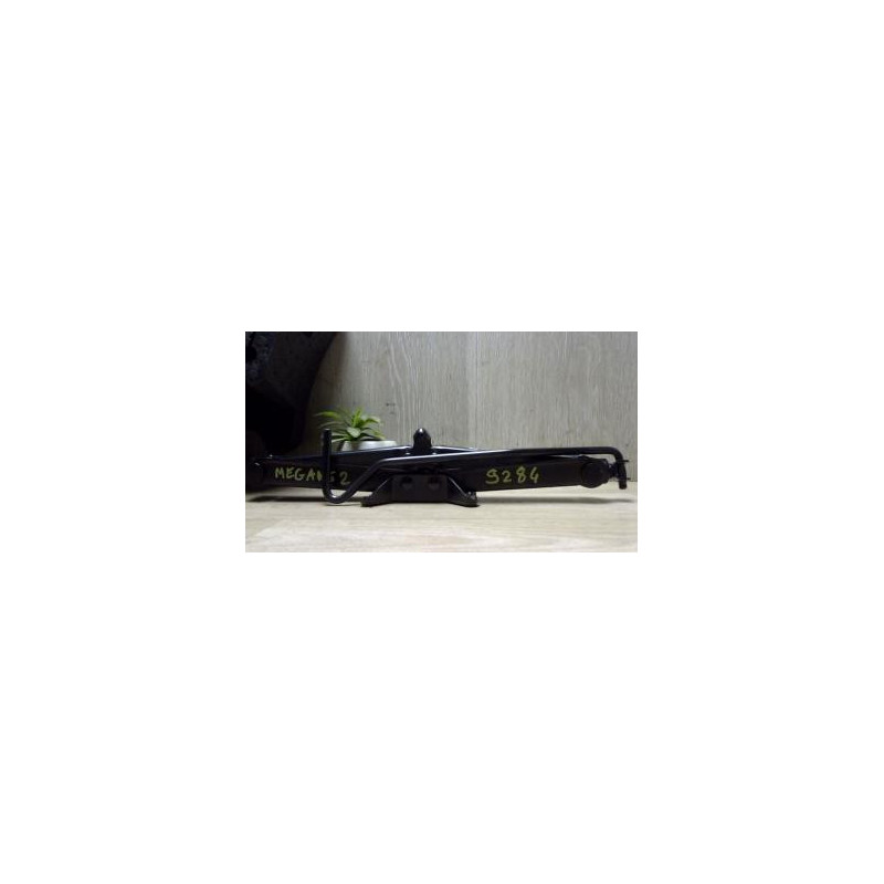Cric (Ensemble depannage) RENAULT MEGANE 2 PHASE 2 d’occasion