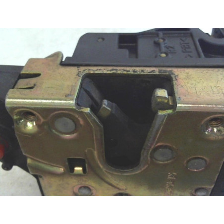 Serrure arriere droit PEUGEOT 306 3 ET 5 PORTES d’occasion