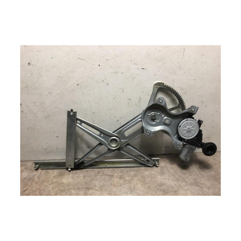 Leve vitre electrique avant droit TOYOTA YARIS 2 PHASE 2 d’occasion